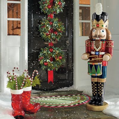 outdoor nutcracker figures