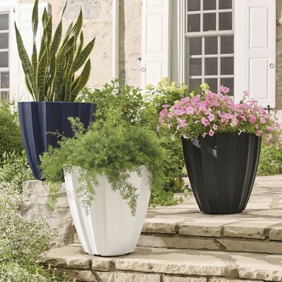 ST WORKS ハイランダー5040 Selma Easy-Care Pot Planters | Grandin Road