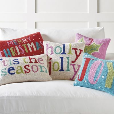 Hand hooked christmas pillows hotsell