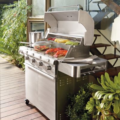 SABER Stainless Steel 670 4-Burner Propane Gas Grill