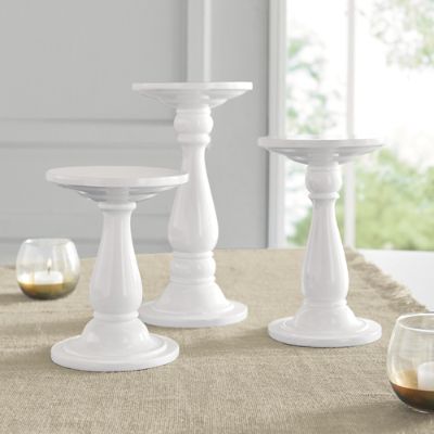 Round pedestal outlet stand