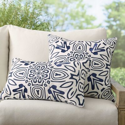 Beautiful outdoor outlet pillows