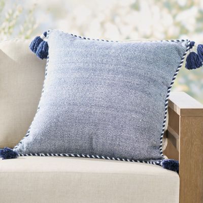 Lattice Piped Pillow