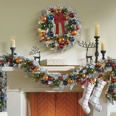 Retro Holiday Cordless Wreath, 26