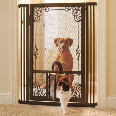 Mesh pet clearance gate with door